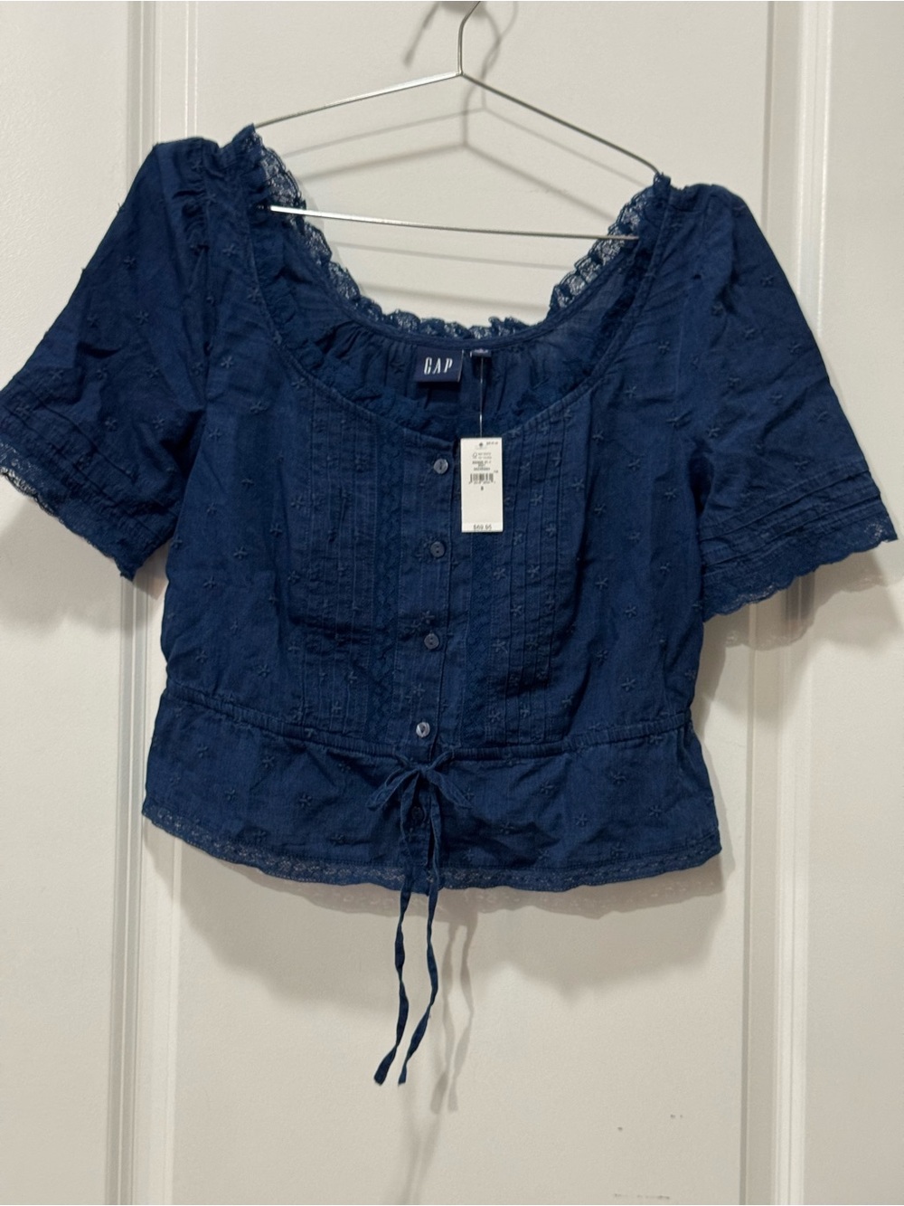 GAP Navy Eyelet Button-Front Peasant Blouse cotton NWT pit 19”, L 19” MFRP $70